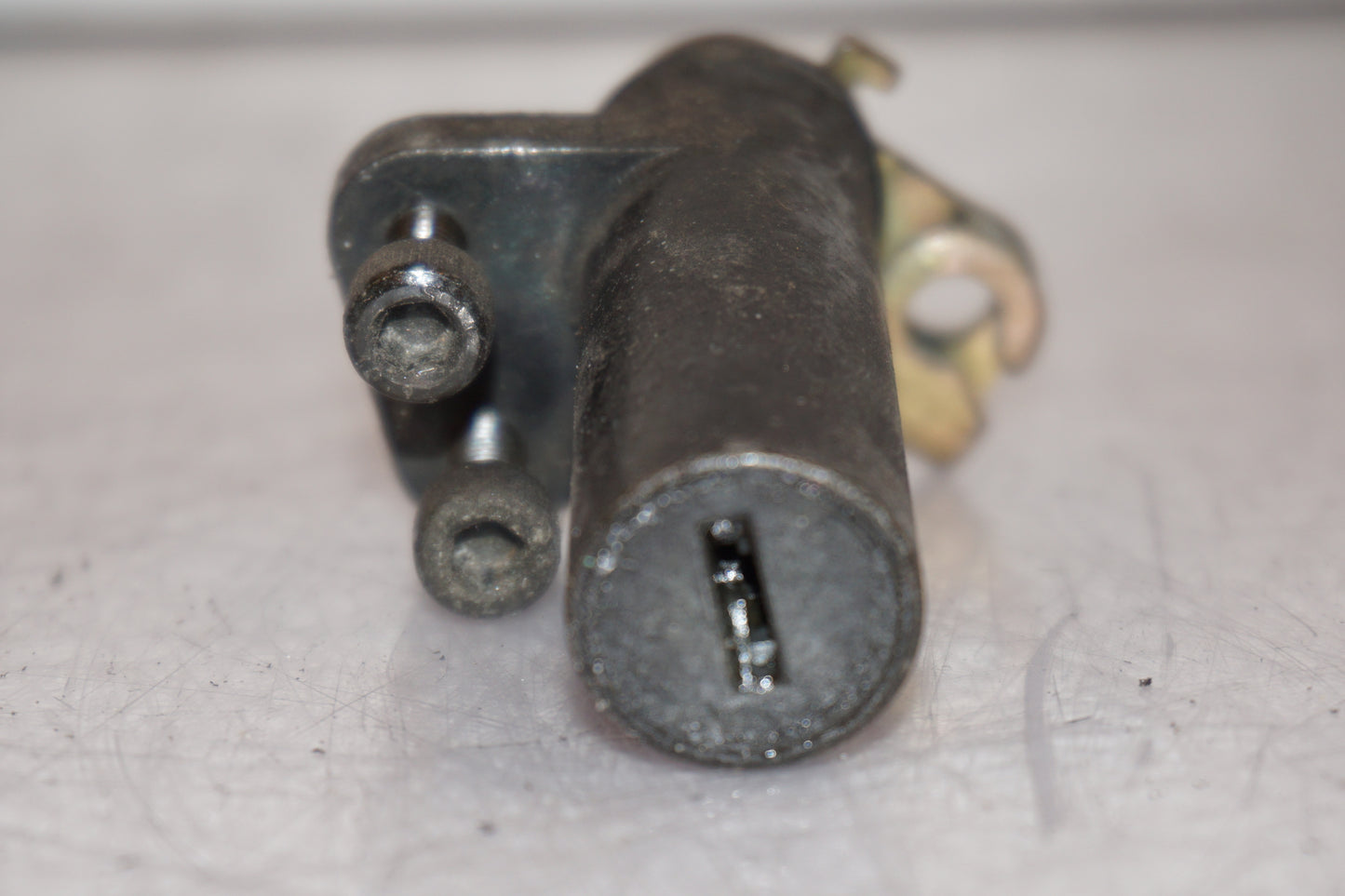 Extrabild7 på Låssats från en Kawasaki ZZR 1100 -1998 motorcykel.