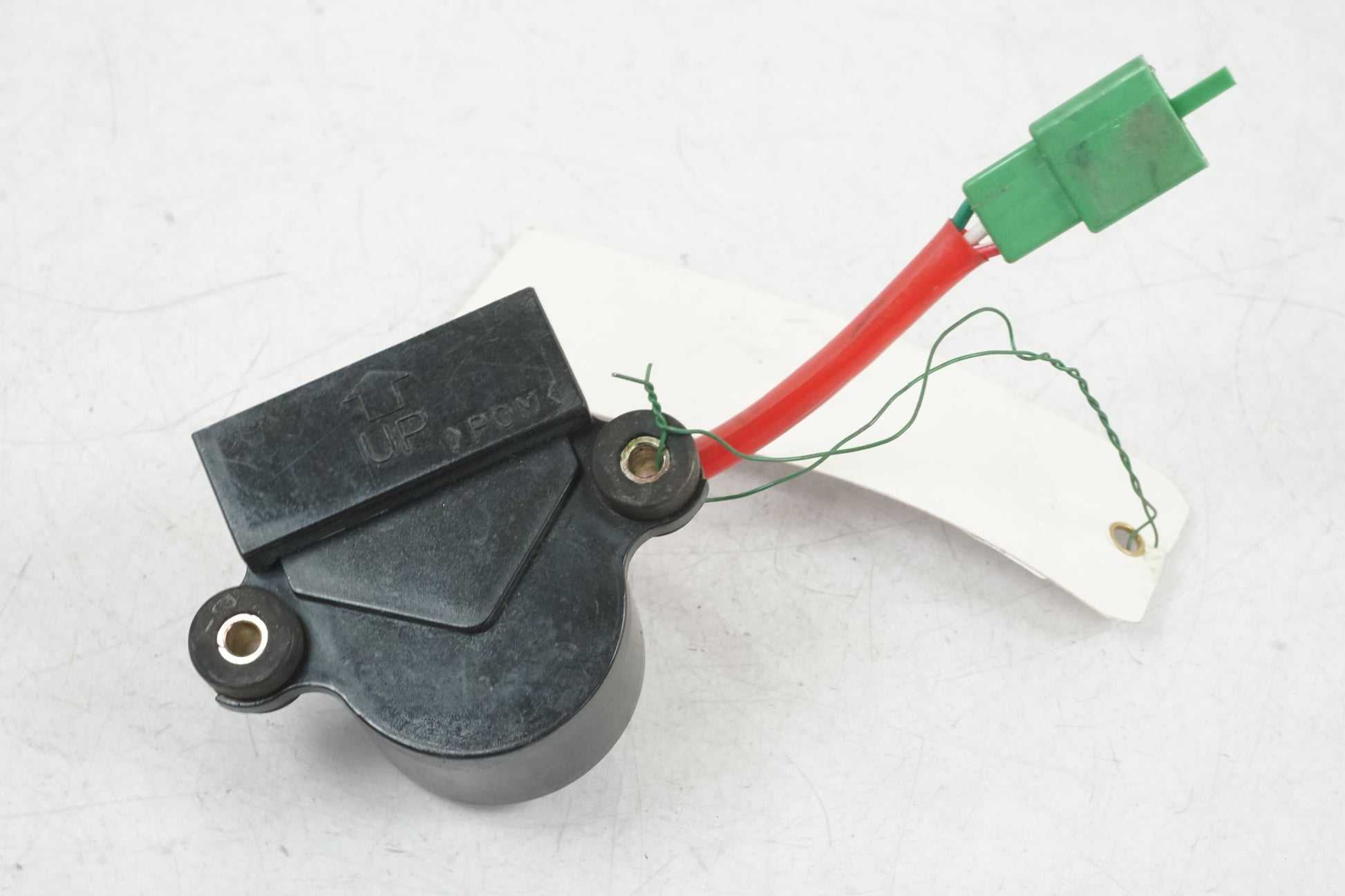 Höger sida på Tilt Sensor från en Honda CBR 1100 XX -2000 motorcykel.