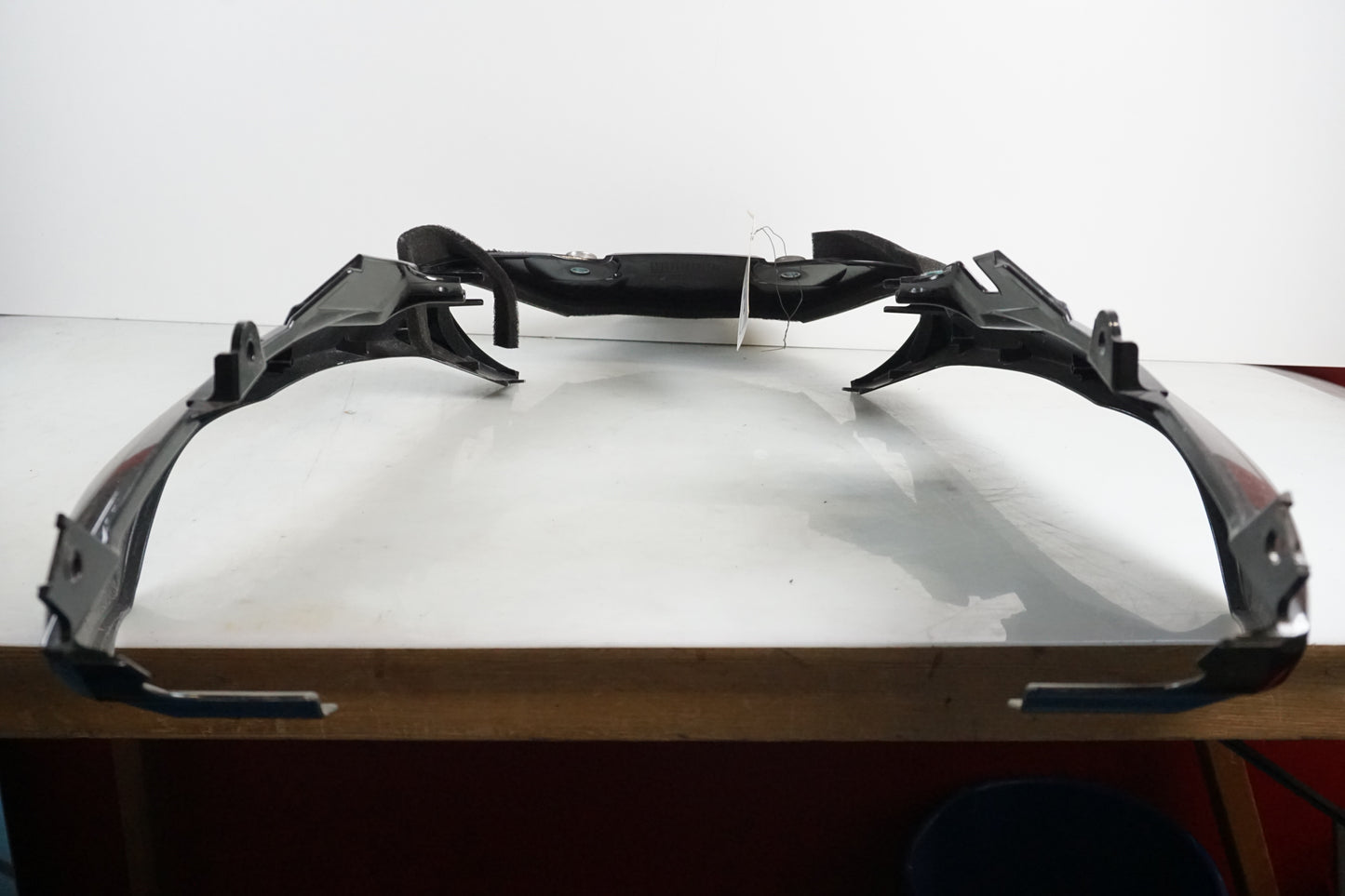 Baksidan på Bakvinge från en Honda XL 1000 V -2008 motorcykel.