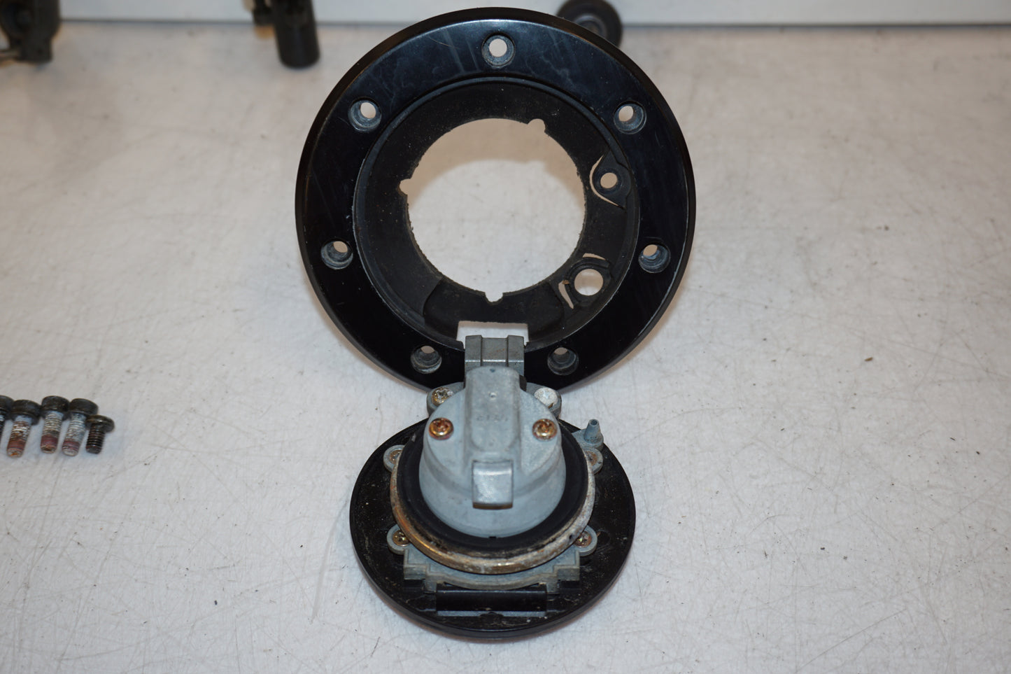 Extrabilder på Låssats från en Kawasaki ZZR 1100 -1998 motorcykel.