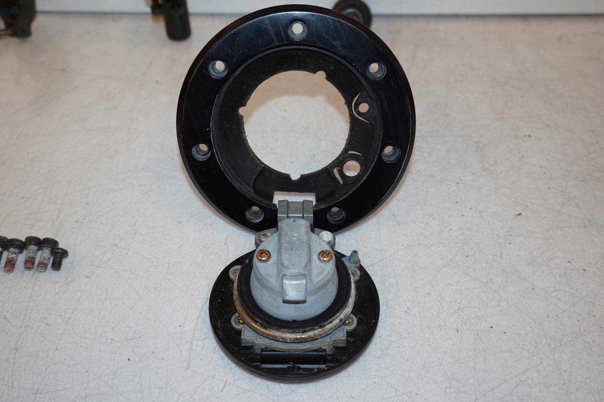 Extrabilder på Låssats från en Kawasaki ZZR 1100 -1998 motorcykel.