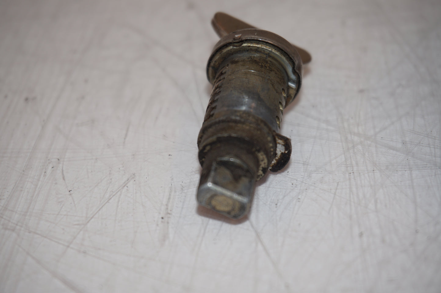 Vänster sida på Låssats från en BMW K 1200 RS -2003 motorcykel.