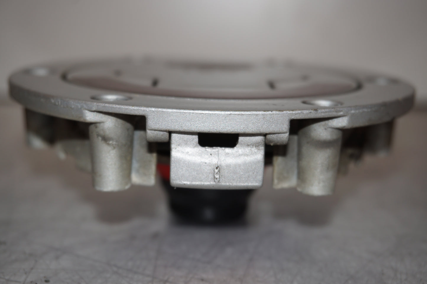 Snett nerifrån på Låssats från en BMW K 1200 RS -2003 motorcykel.