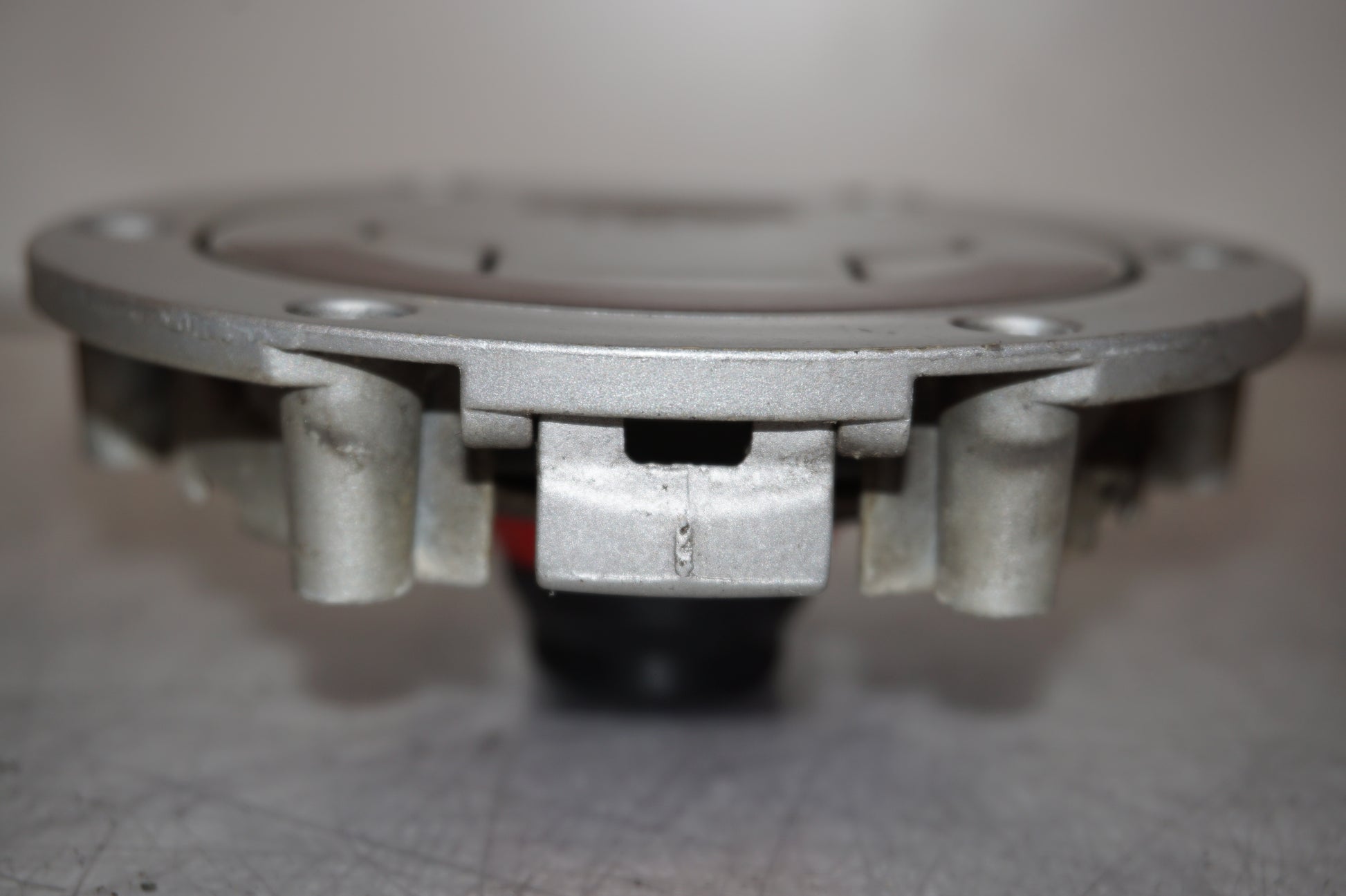 Snett nerifrån på Låssats från en BMW K 1200 RS -2003 motorcykel.