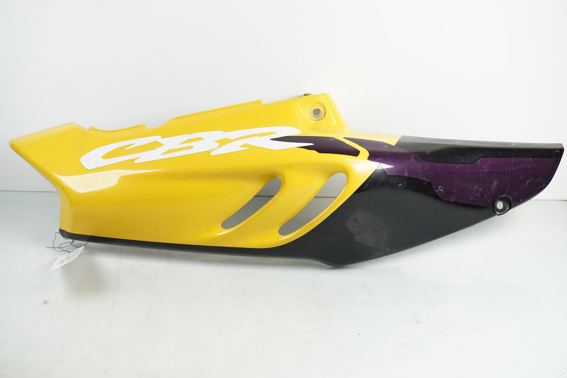 Framsidan på Bakvinge från en Honda CBR 900 RR -1997 motorcykel.