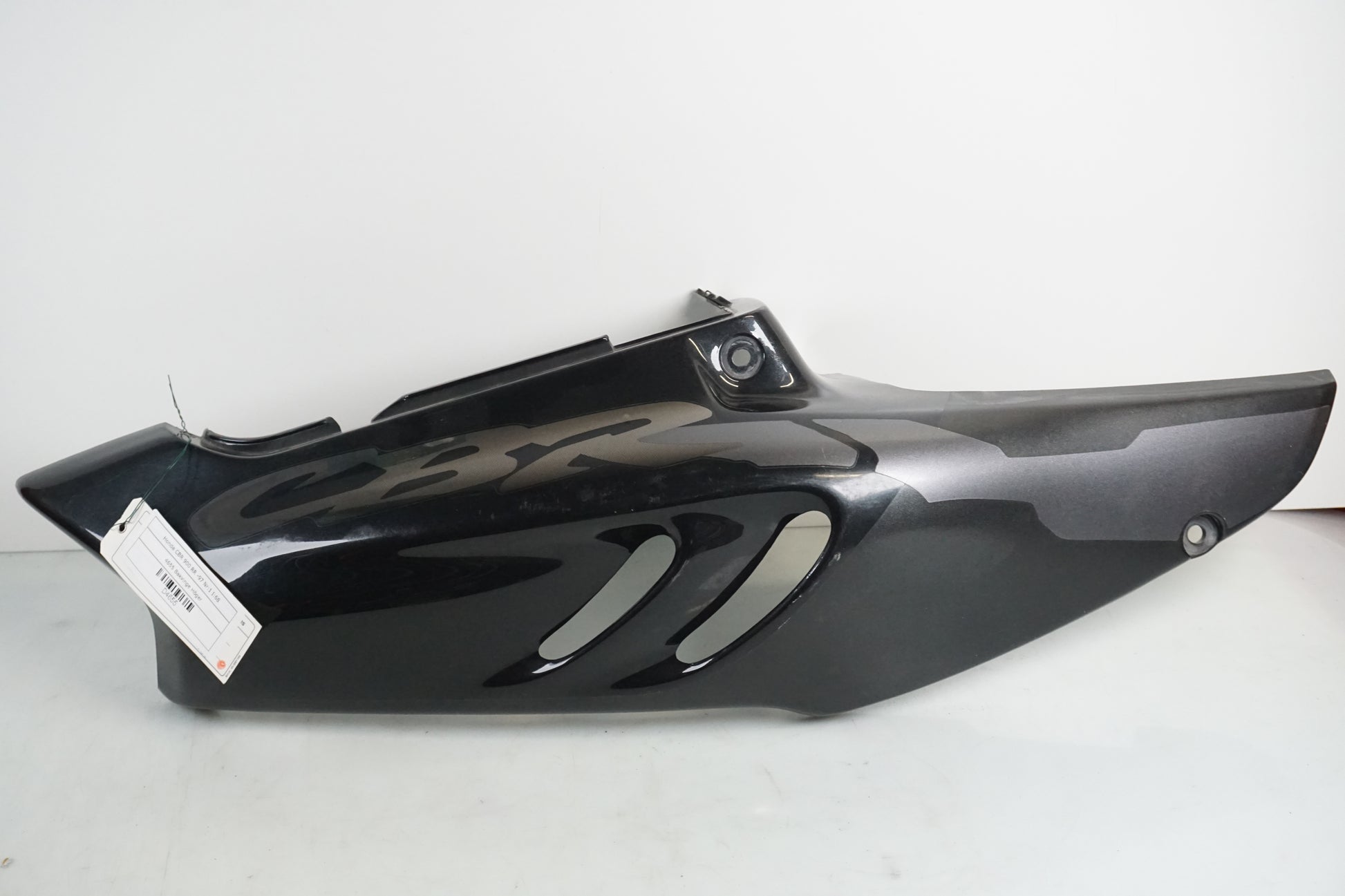 Framsidan på Bakvinge från en Honda CBR 900 RR -1997 motorcykel.