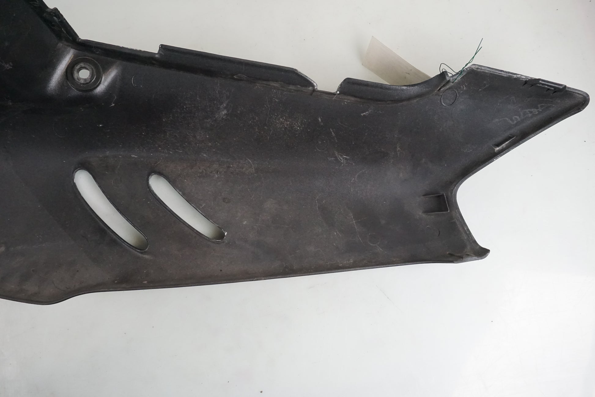 Snett uppifrån på Bakvinge från en Honda CBR 900 RR -1997 motorcykel.