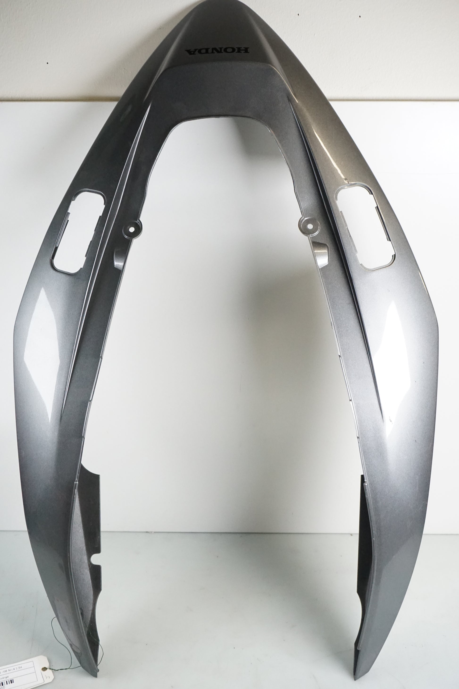 Framsidan på Bakvinge från en Honda VFR 800 -2008 motorcykel.