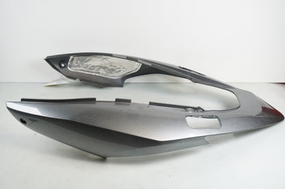 Höger sida på Bakvinge från en Honda VFR 800 -2008 motorcykel.