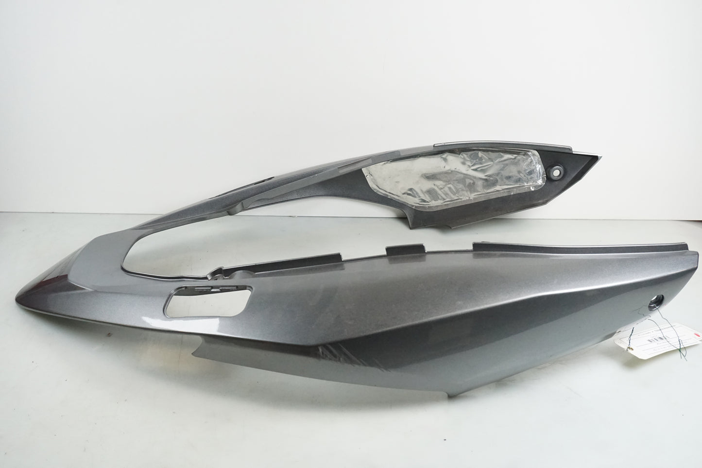 Snett uppifrån på Bakvinge från en Honda VFR 800 -2008 motorcykel.