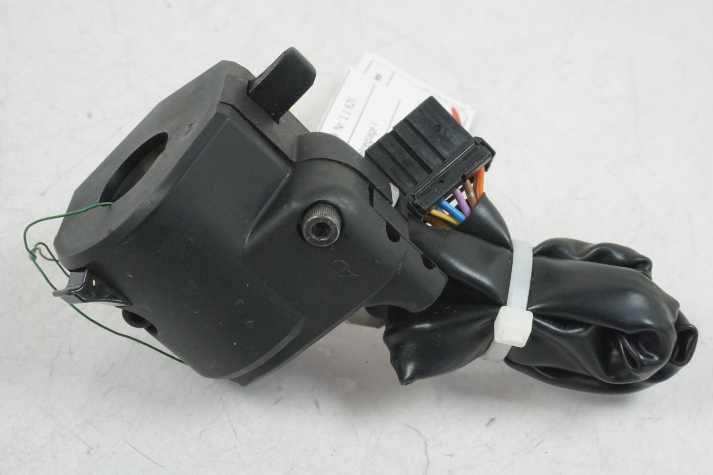 Höger sida på Styrelreglage från en Buell 1125 CR -2009 motorcykel.