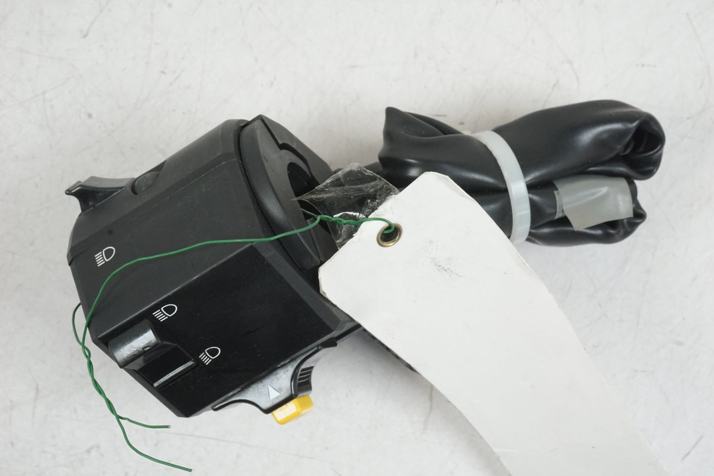 Vänster sida på Styrelreglage från en Buell 1125 CR -2009 motorcykel.