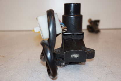 Snett uppifrån på Låssats från en Kawasaki ZZR 1200 -2002 motorcykel.