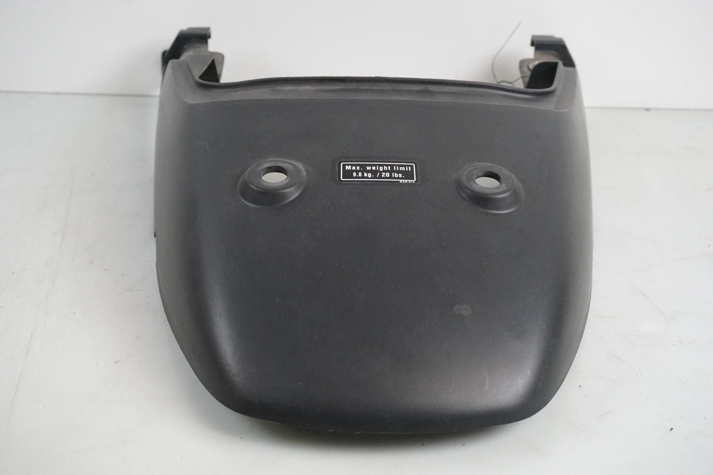 Baksidan på Bakvinge från en Honda XL 650 V -2004 motorcykel.