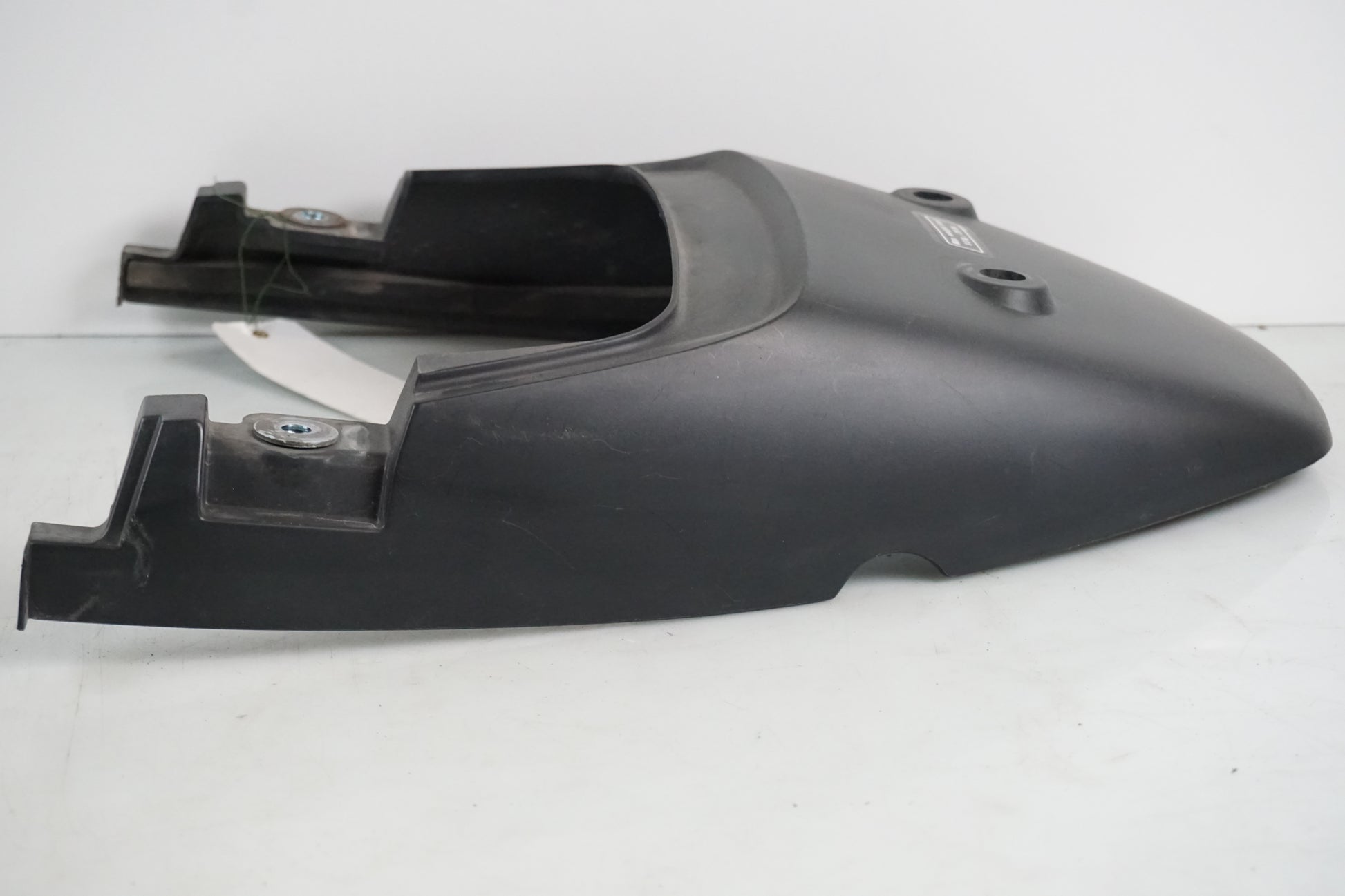 Snett uppifrån på Bakvinge från en Honda XL 650 V -2004 motorcykel.