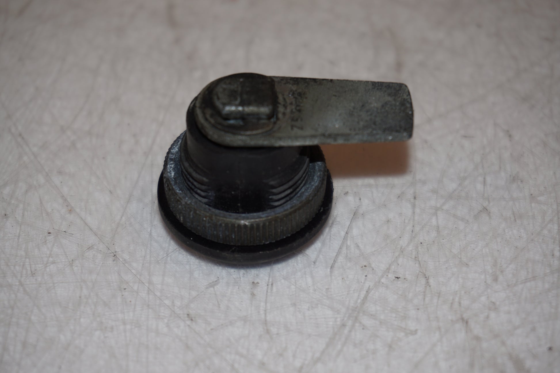 Vänster sida på Låssats från en Kawasaki ZZR 1100 -1994 motorcykel.