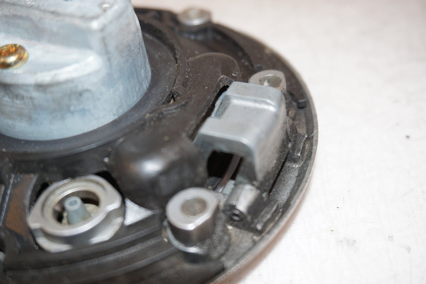 Extrabild7 på Låssats från en Kawasaki ZZR 1100 -1994 motorcykel.