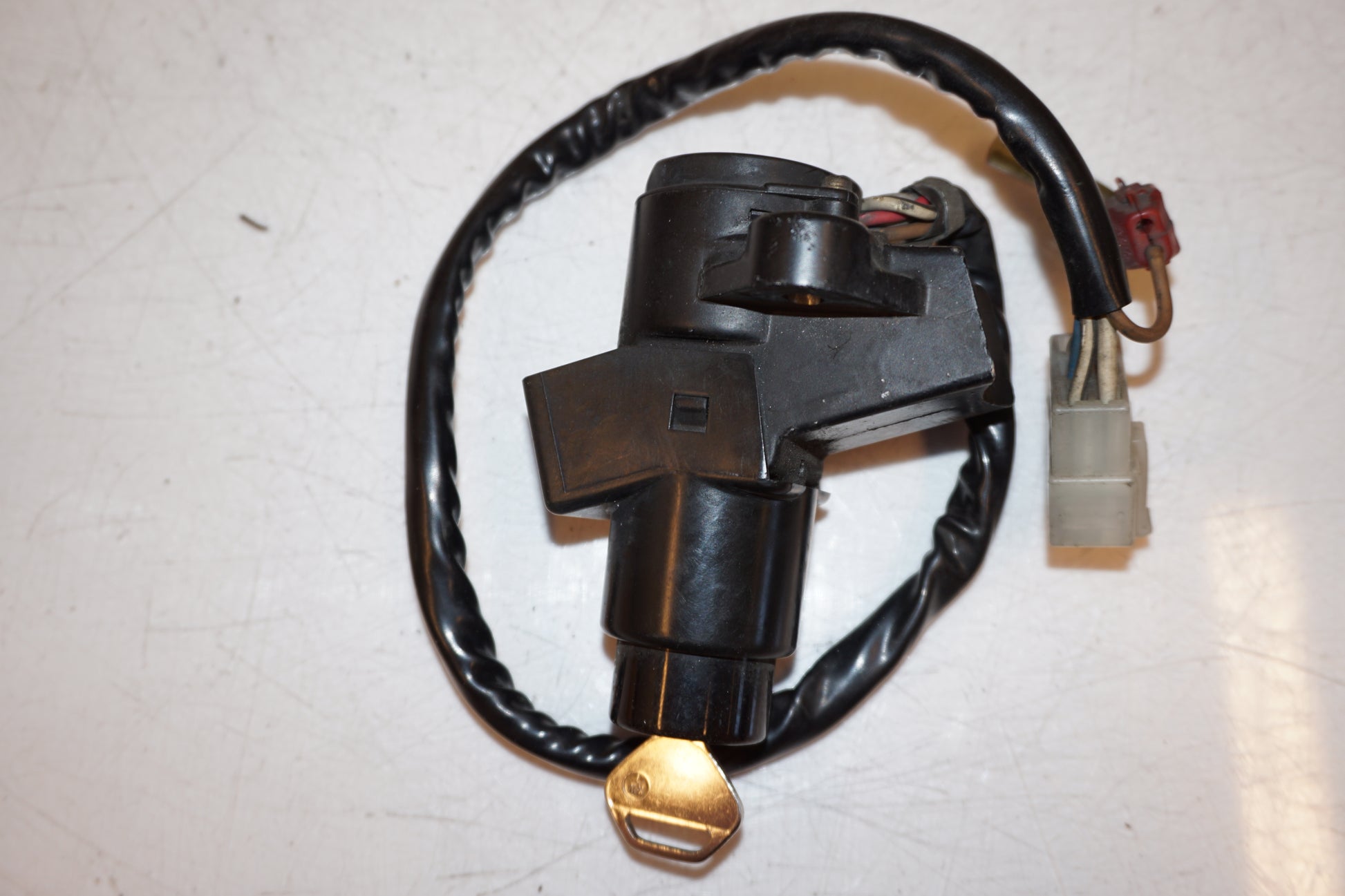 Extrabilder på Låssats från en Kawasaki ZZR 1100 -1994 motorcykel.