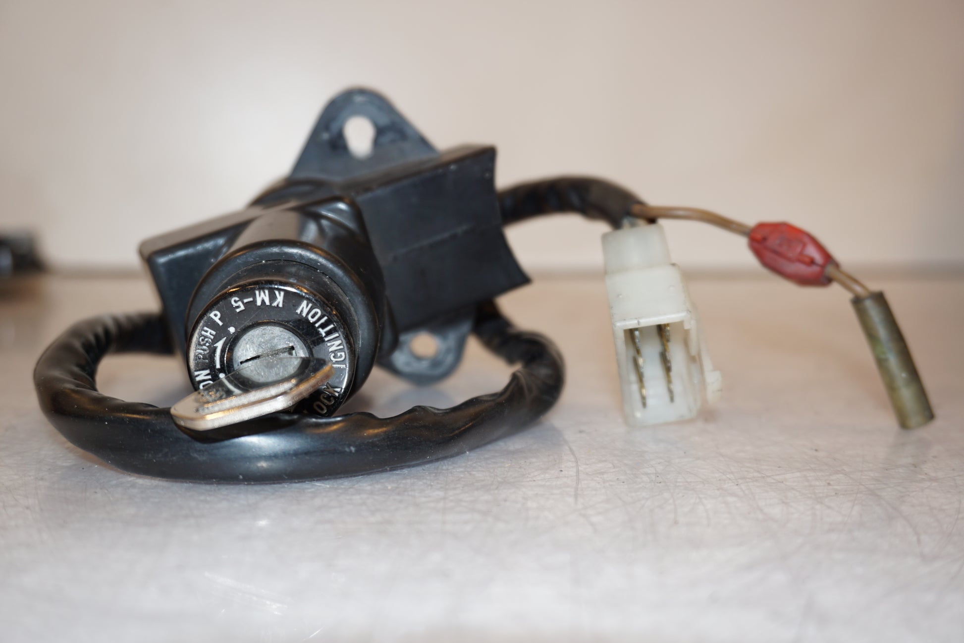 Extrabilder på Låssats från en Kawasaki ZZR 1100 -1994 motorcykel.