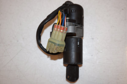 Baksidan på Låssats från en KTM 990 Adventure -2007 motorcykel.