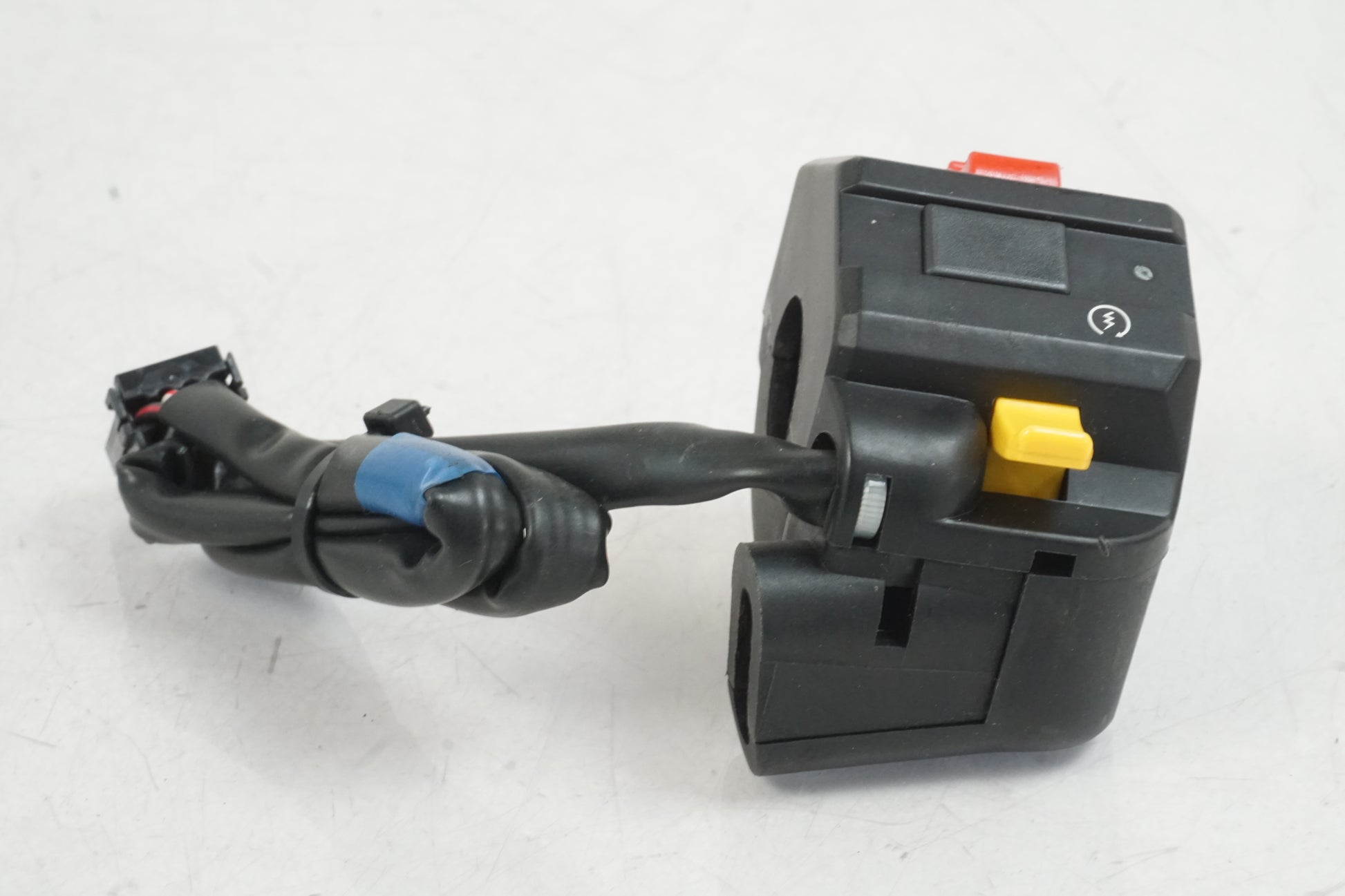 Baksidan på Styrelreglage från en Buell 1125 CR -2009 motorcykel.