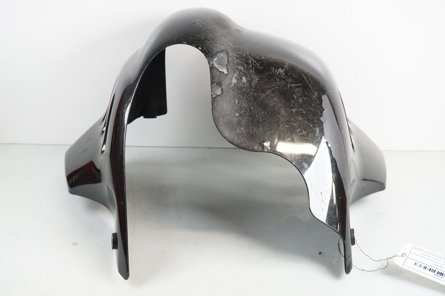 Framsidan på Magkåpa från en Honda XL 1000 V -1999 motorcykel.