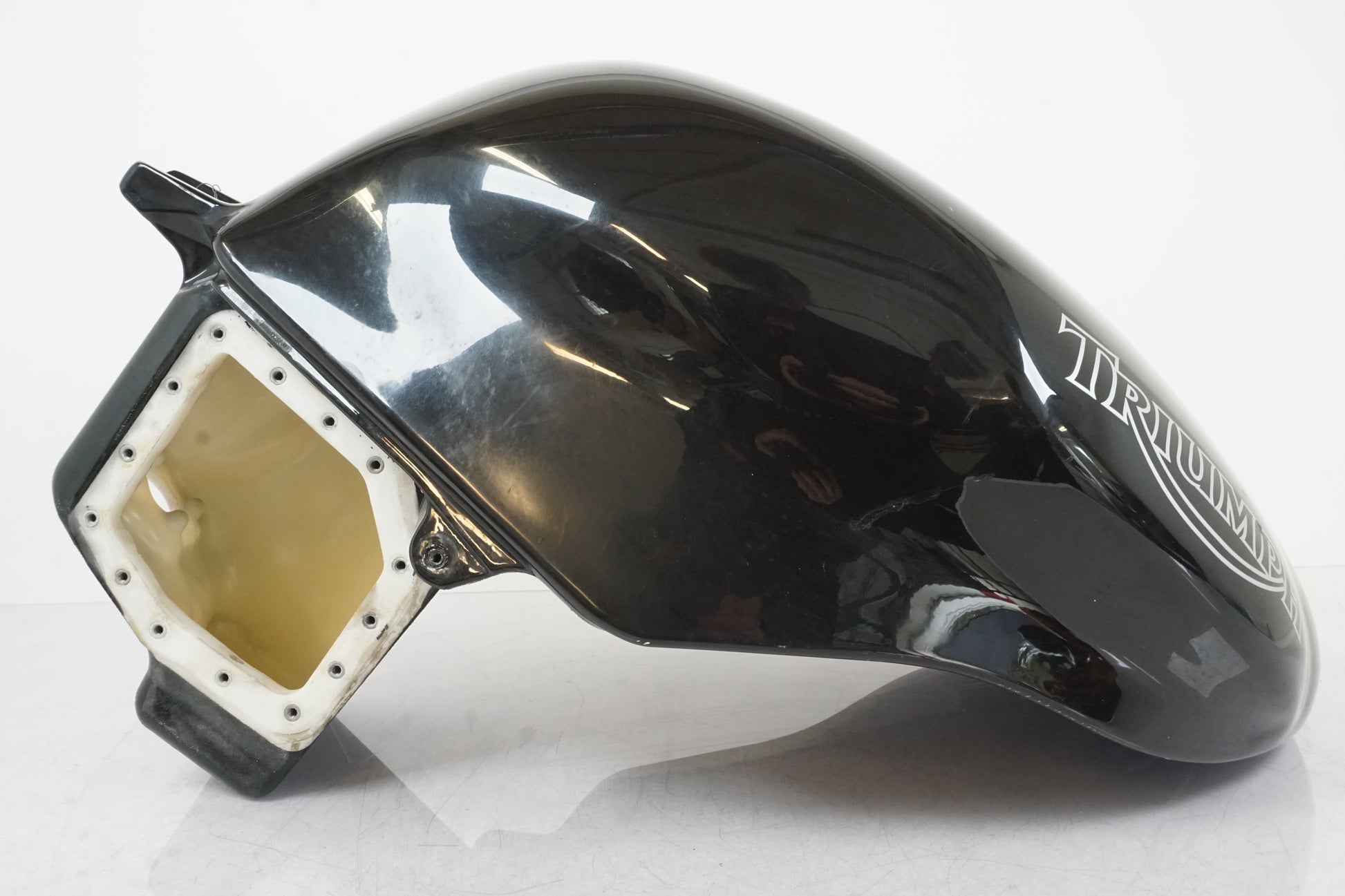 Baksidan på Bensintank från en Triumph Speed Triple -2005 motorcykel.