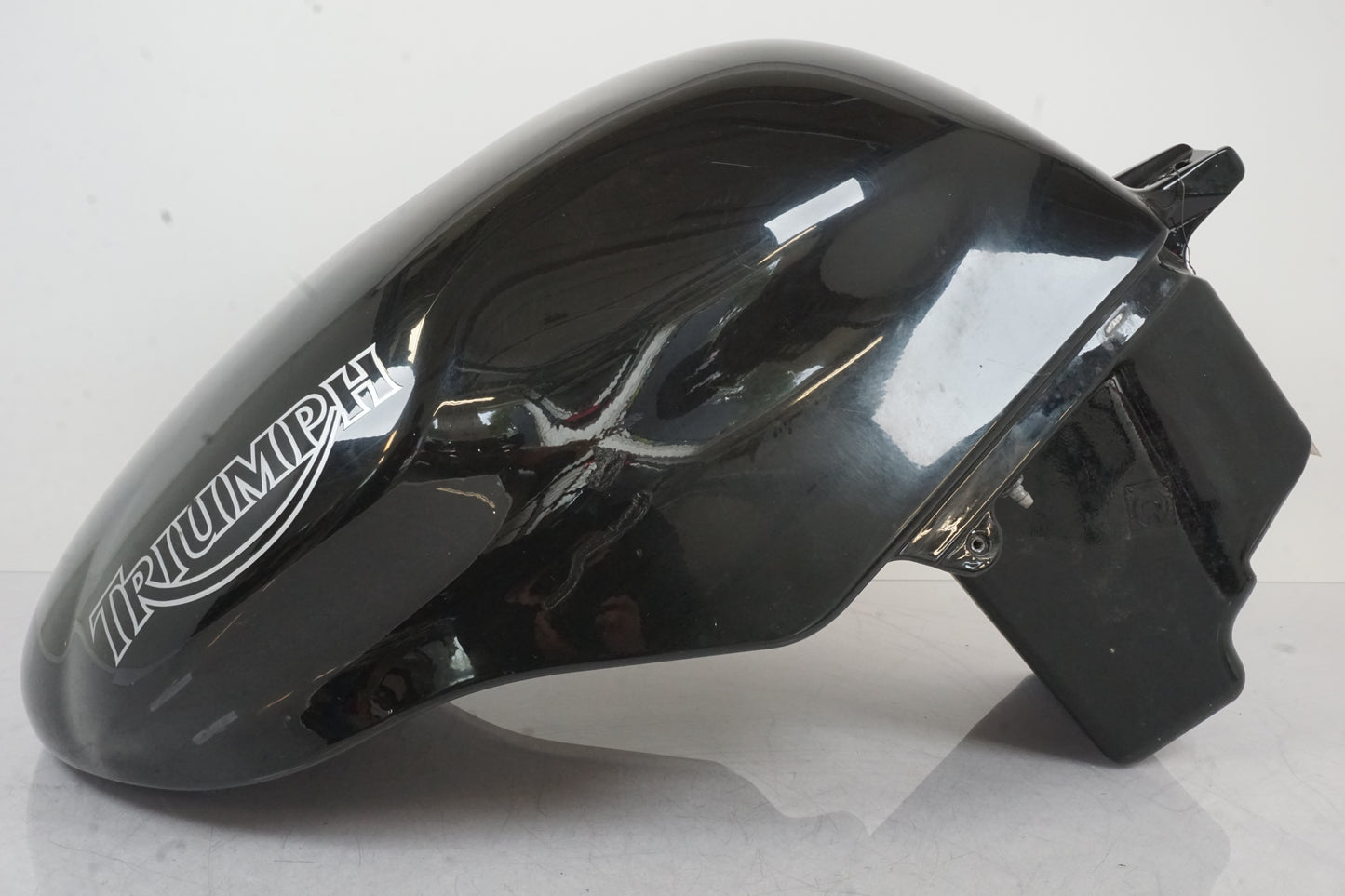 Extrabild2 på Bensintank från en Triumph Speed Triple -2005 motorcykel.