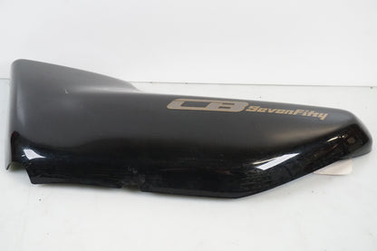 Baksidan på Sidopanel från en Honda CB 750 SF -1999 motorcykel.