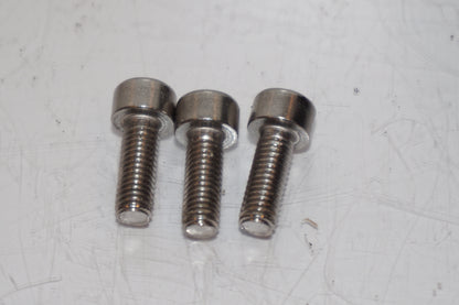 Baksidan på Låssats från en Aprilia Tuono V4R -2018 motorcykel.