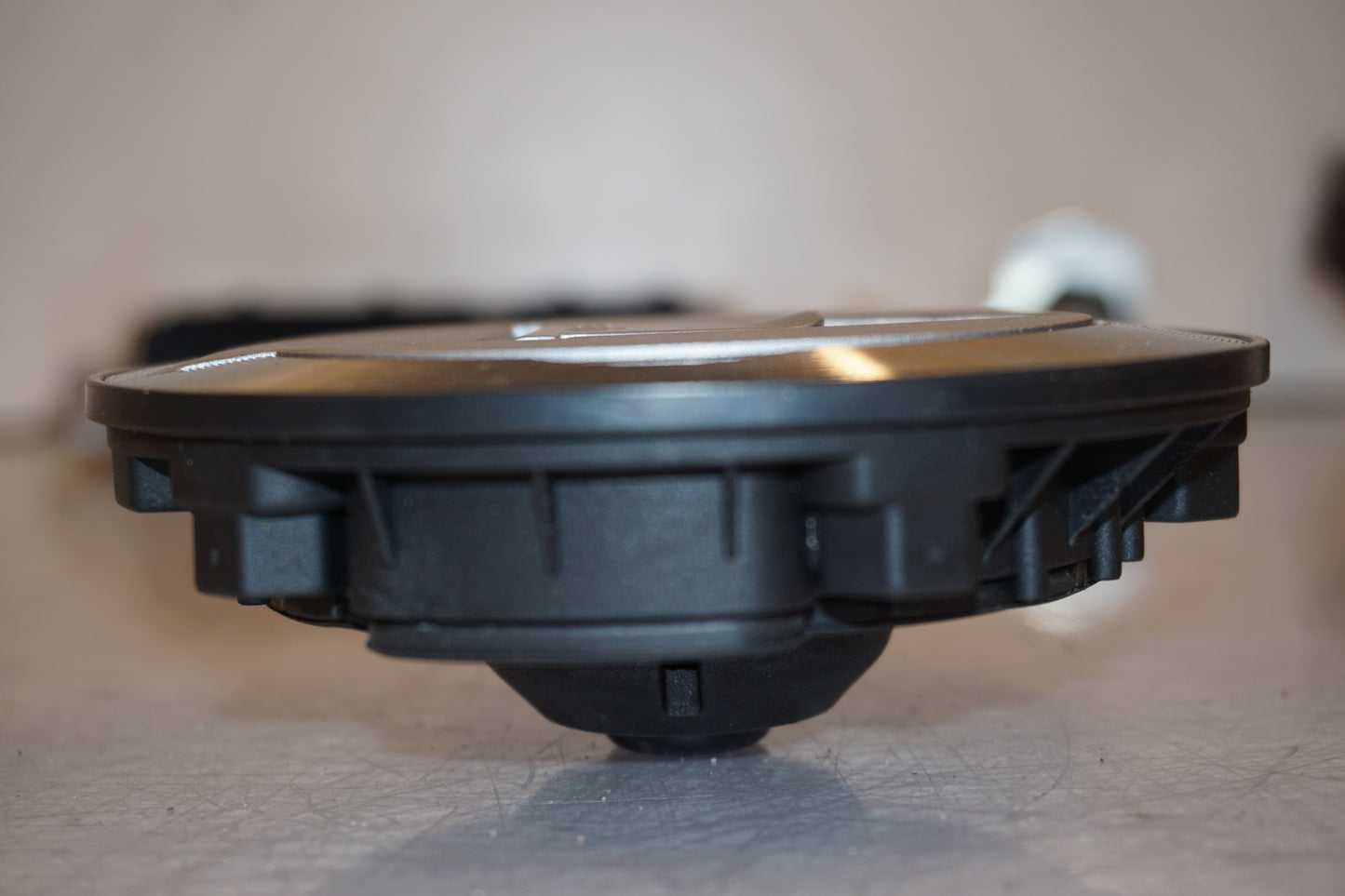 Extrabild1 på Låssats från en Aprilia Tuono V4R -2018 motorcykel.