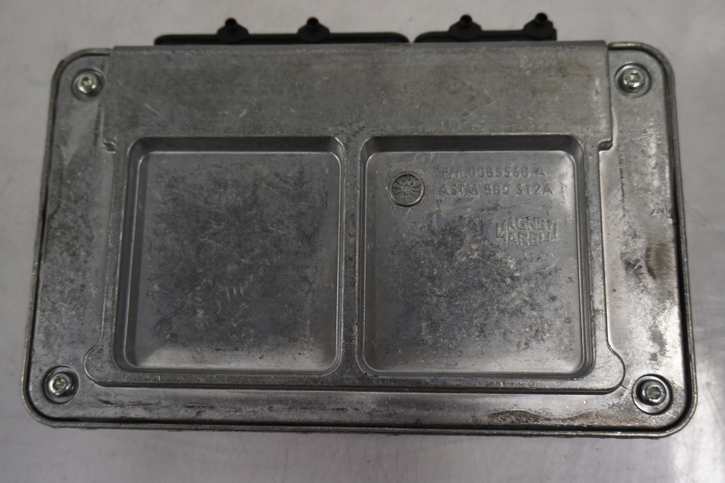 Extrabild6 på Låssats från en Aprilia Tuono V4R -2018 motorcykel.