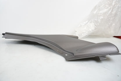 Vänster sida på Sidopanel från en Honda CB 600 Hornet -2005 motorcykel.