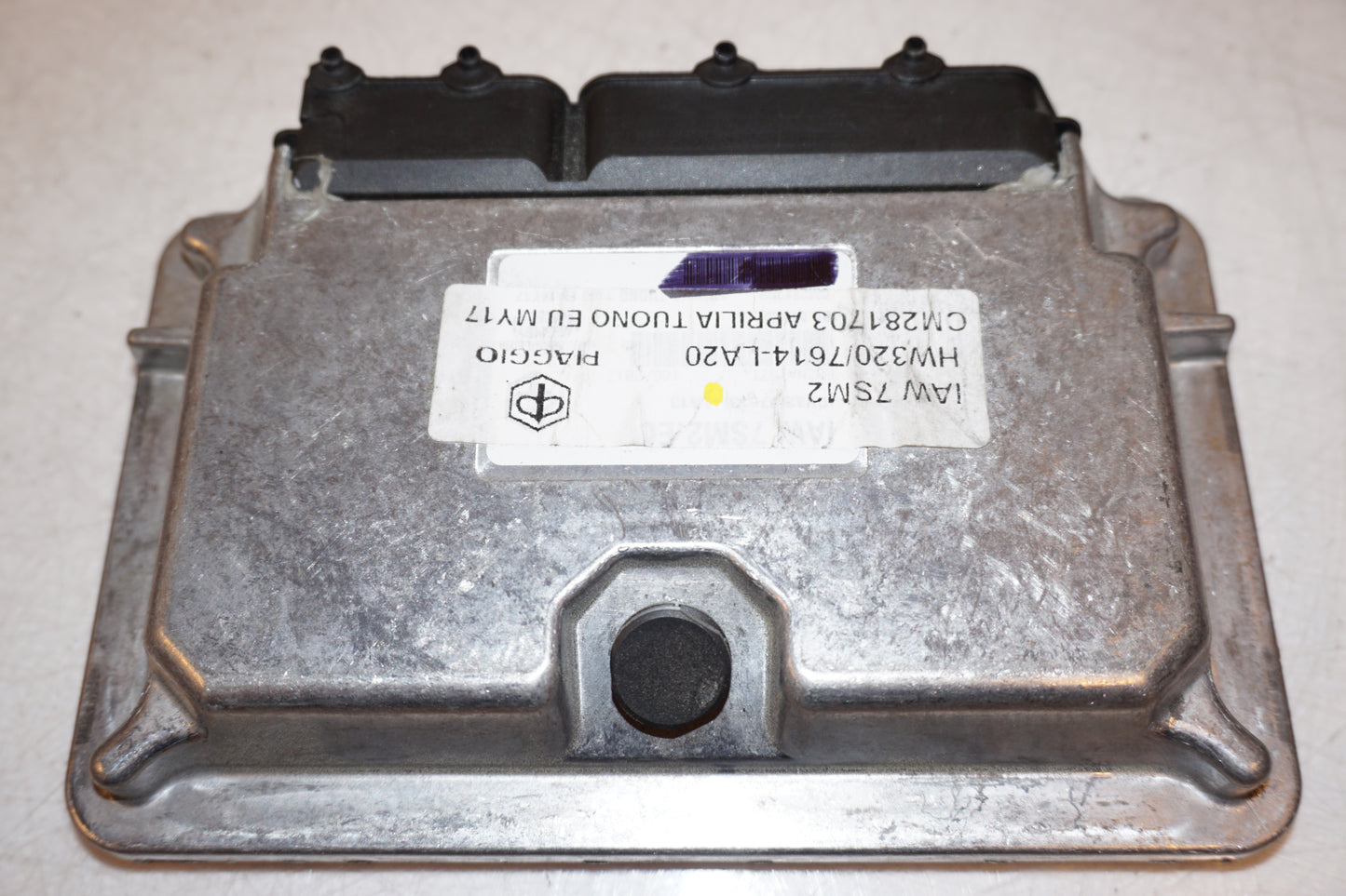 Extrabilder på Låssats från en Aprilia Tuono V4R -2018 motorcykel.