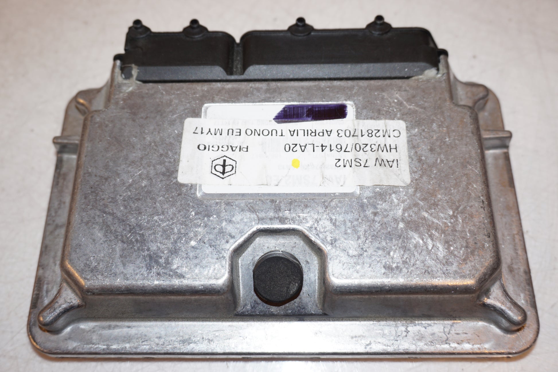 Extrabilder på Låssats från en Aprilia Tuono V4R -2018 motorcykel.