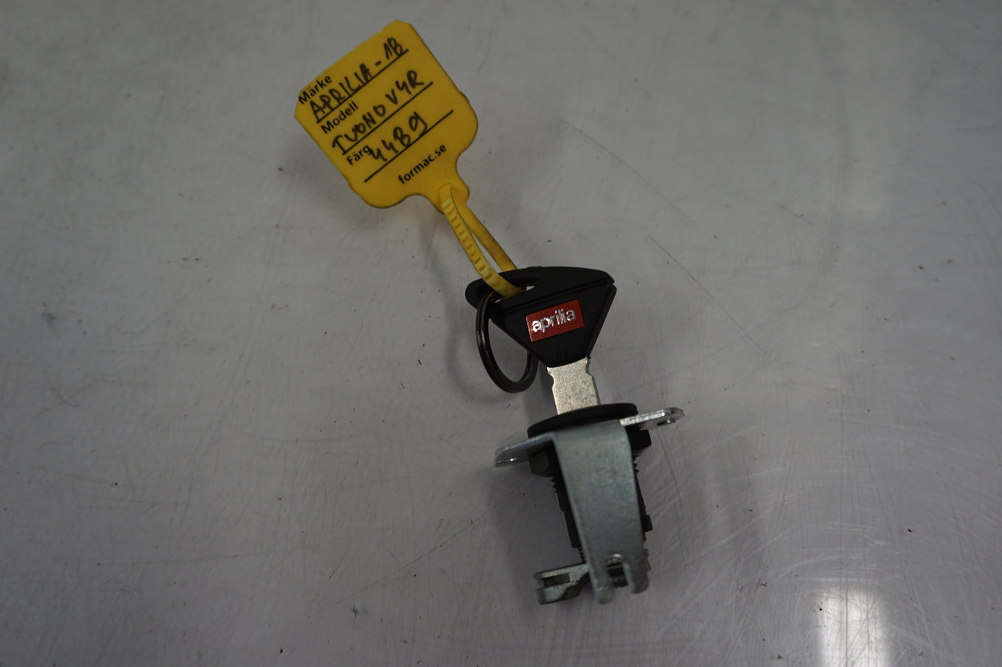 Extrabilder på Låssats från en Aprilia Tuono V4R -2018 motorcykel.