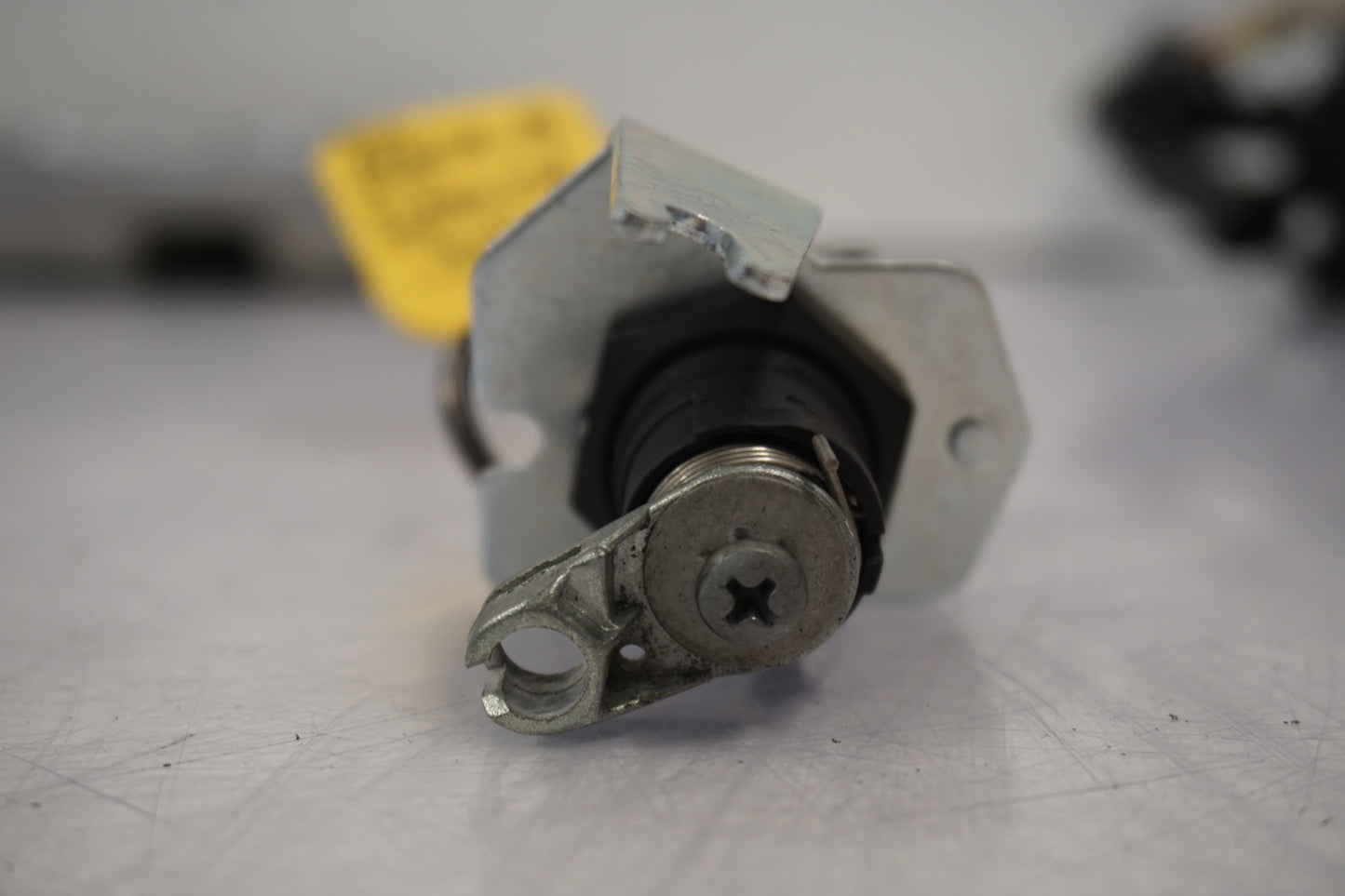 Extrabilder på Låssats från en Aprilia Tuono V4R -2018 motorcykel.