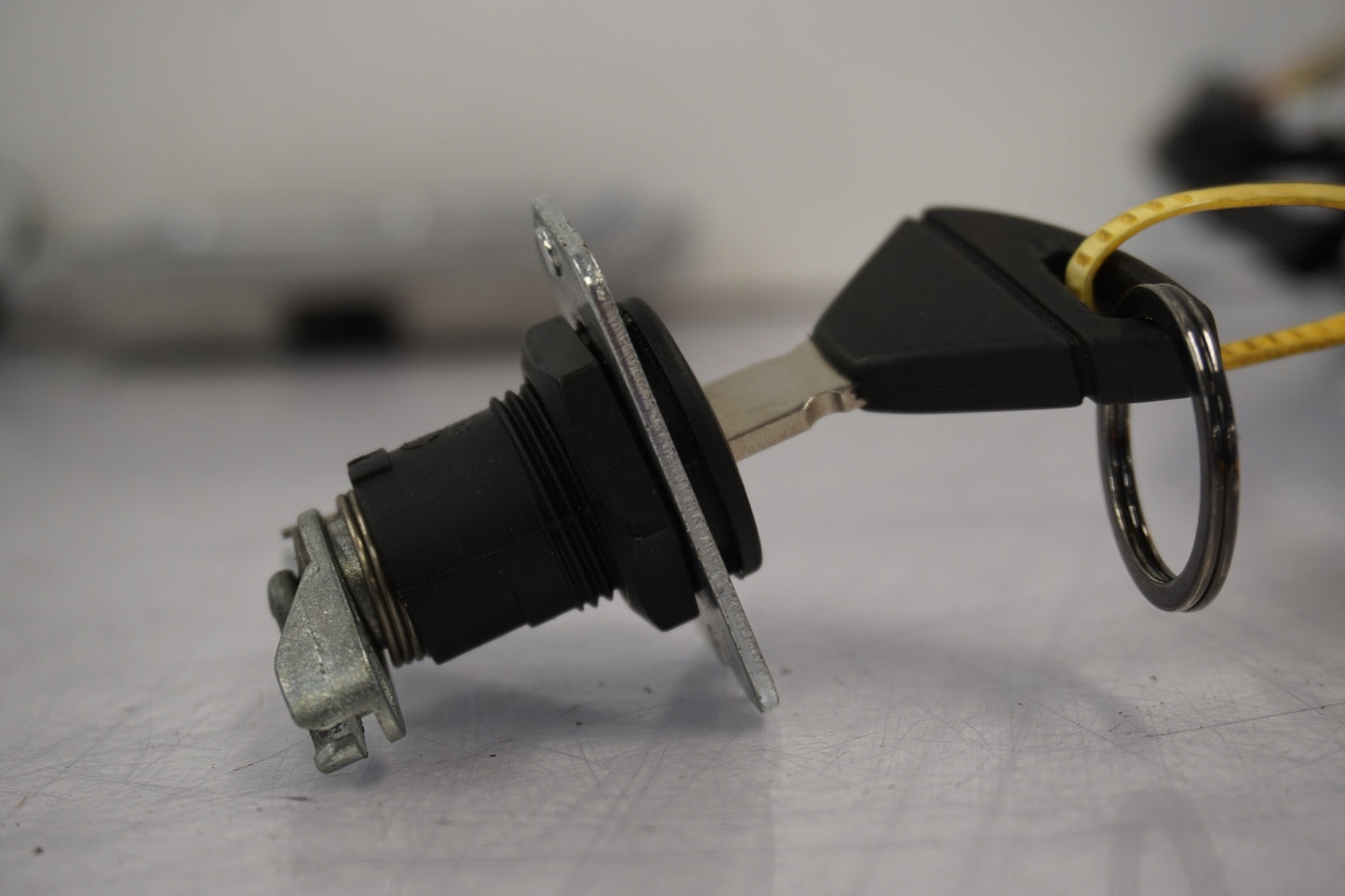 Extrabilder på Låssats från en Aprilia Tuono V4R -2018 motorcykel.