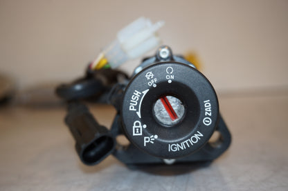 Extrabilder på Låssats från en Aprilia Tuono V4R -2018 motorcykel.