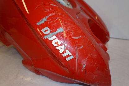 Extrabild1 på Bensintank från en Ducati Streetfighter 1098 -2010 motorcykel.