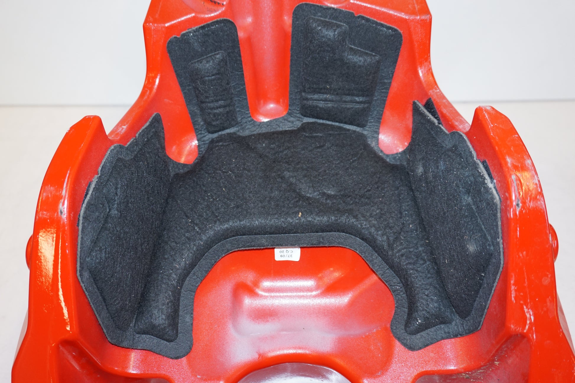 Extrabild6 på Bensintank från en Ducati Streetfighter 1098 -2010 motorcykel.