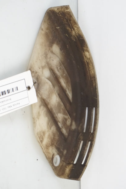 Framsidan på Bromsskivsskydd från en Honda XRV 750 -1994 motorcykel.