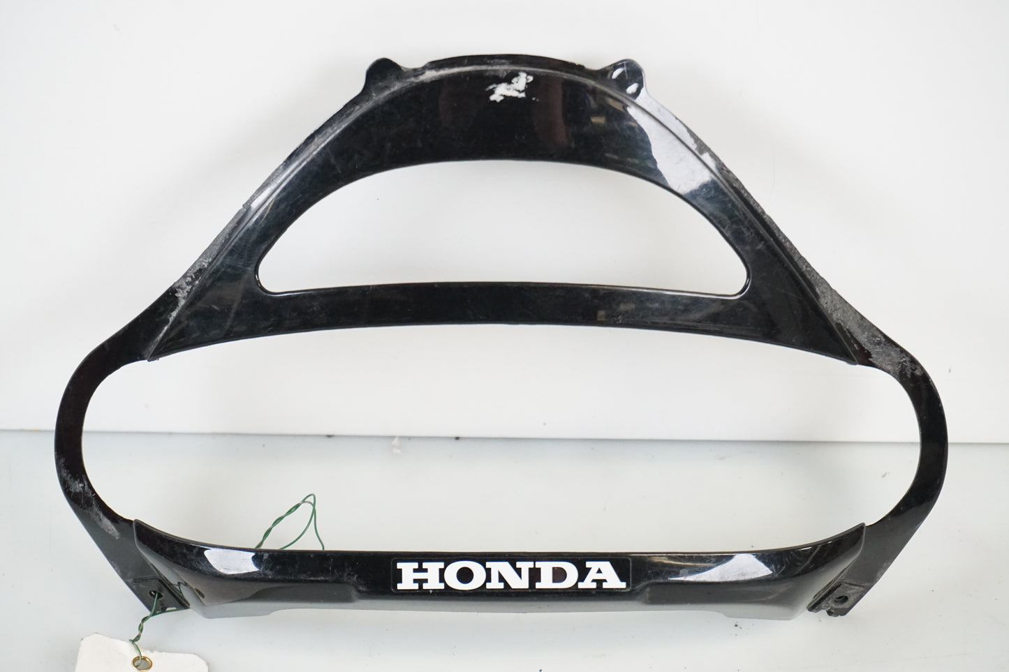 Framsidan på Baklampplast från en Honda CBR 900 RR -1998 motorcykel.