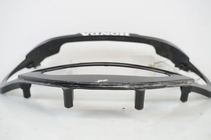 Vänster sida på Baklampplast från en Honda CBR 900 RR -1998 motorcykel.