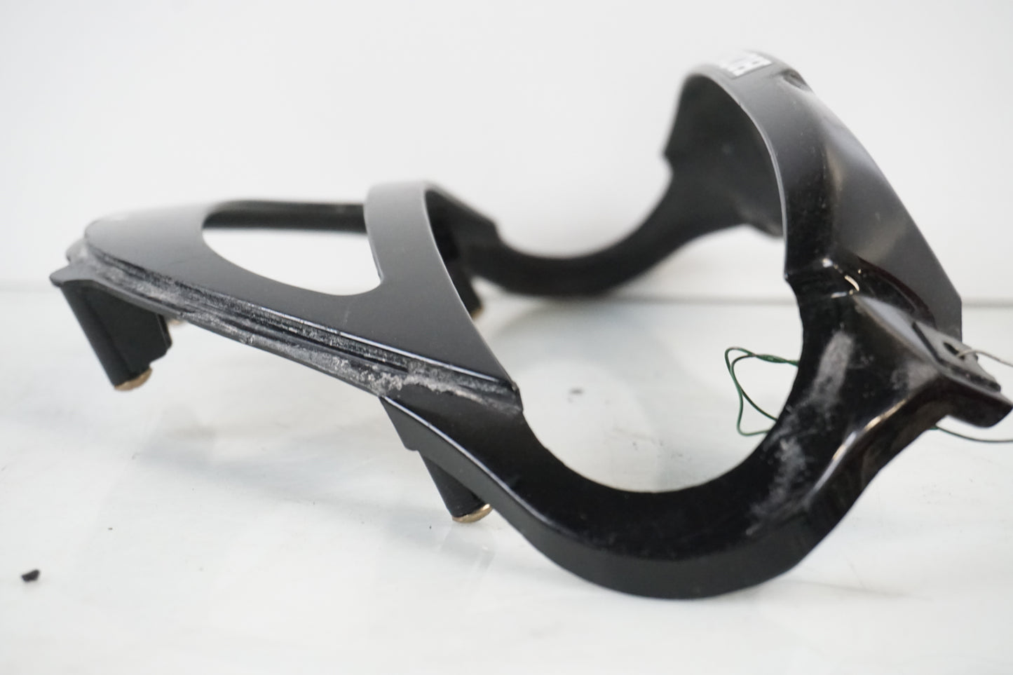 Snett uppifrån på Baklampplast från en Honda CBR 900 RR -1998 motorcykel.