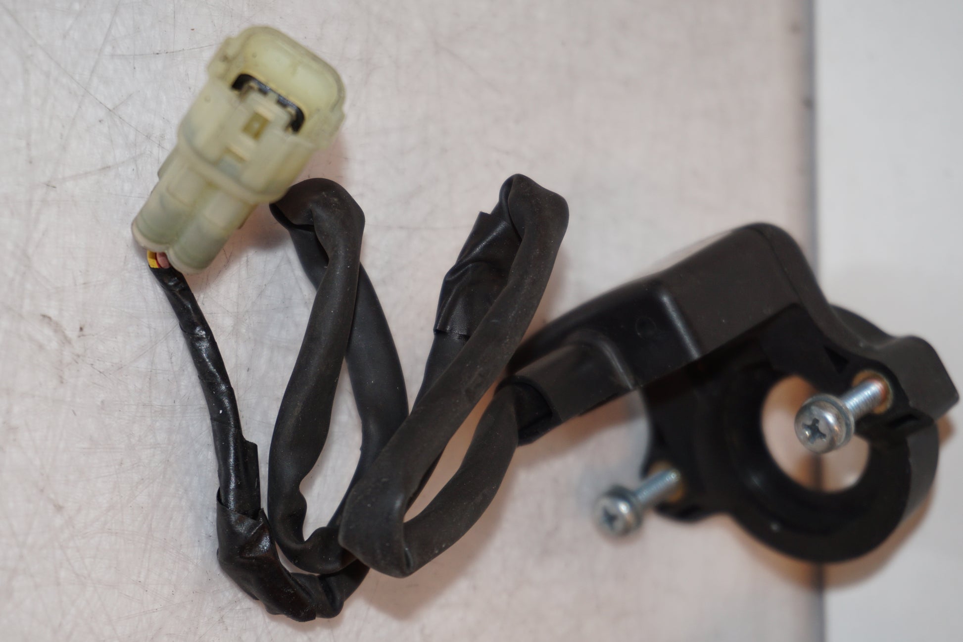 Snett uppifrån på Låssats från en Honda VTR 1000 F -2001 motorcykel.