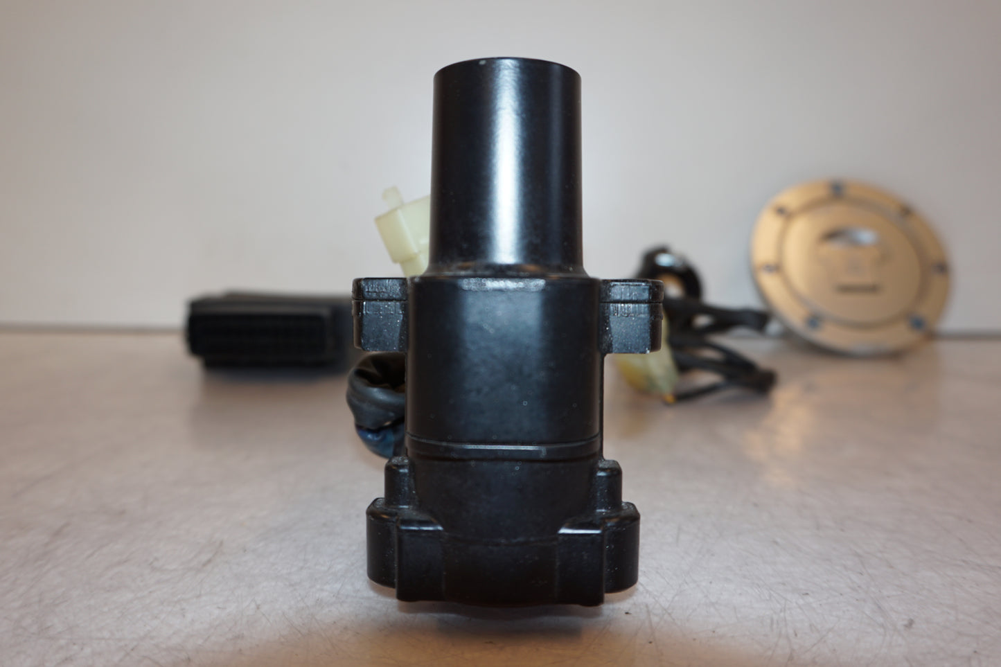 Extrabild6 på Låssats från en Honda VTR 1000 F -2001 motorcykel.