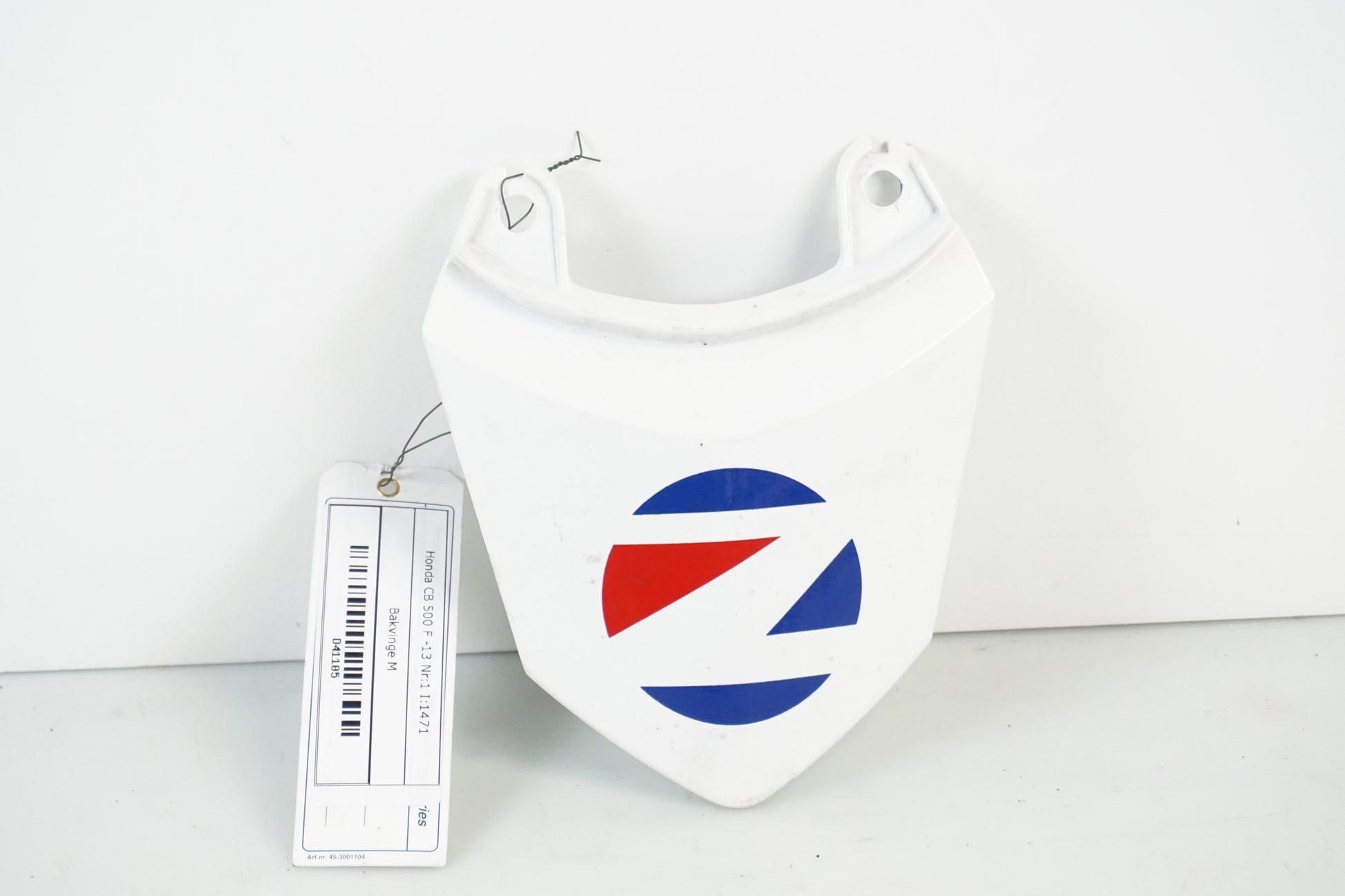 Framsidan på Bakvinge från en Honda CB 500 F -2013 motorcykel.