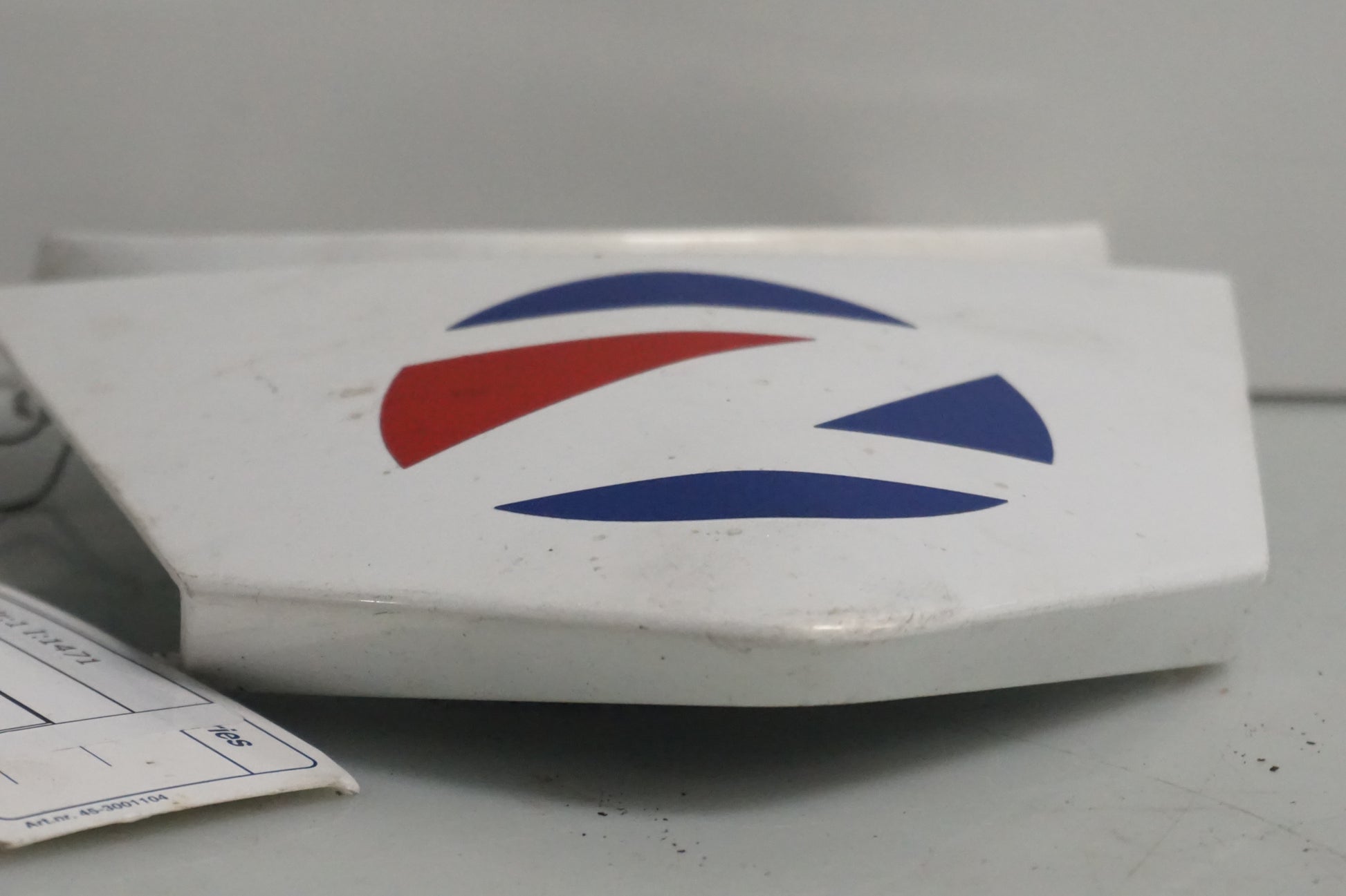 Baksidan på Bakvinge från en Honda CB 500 F -2013 motorcykel.