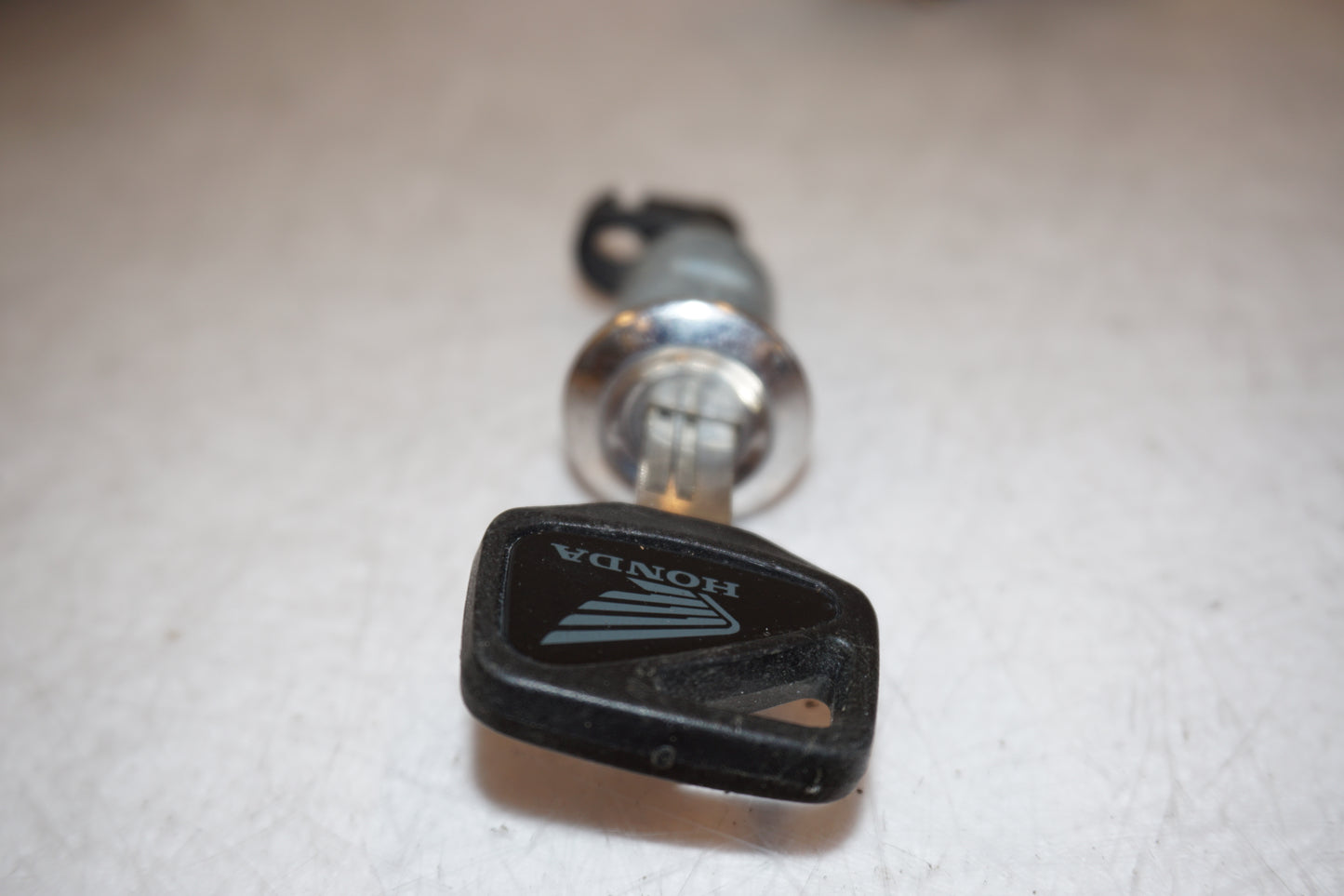 Extrabilder på Låssats från en Honda VTR 1000 F -2001 motorcykel.